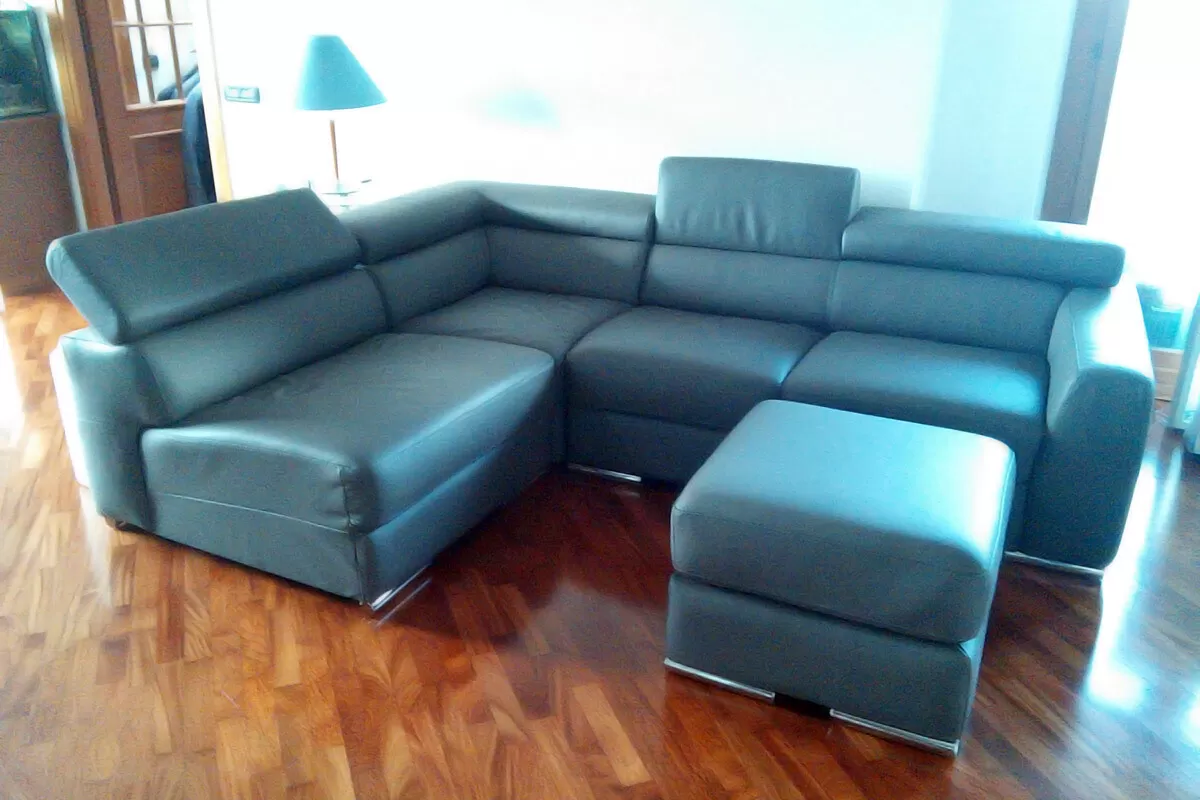 Γωνιακός δερμάτινος καναπές